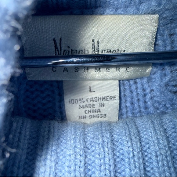 Neiman Marcus Blue 100% Cashmere Cable Knit Turtleneck Sweater Large - Picture 2 of 5